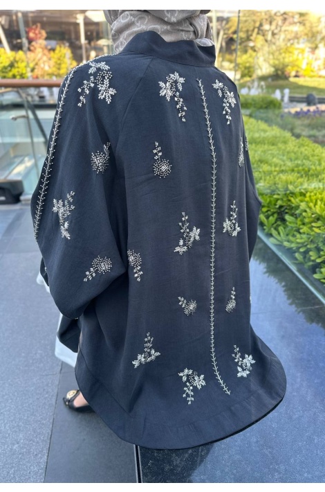 Siyah İşlemeli Kimono